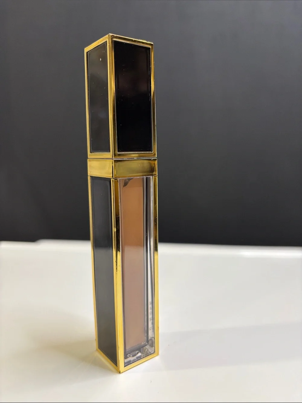 Tom Ford Shade & Illuminate Concealer 4W1 Sand